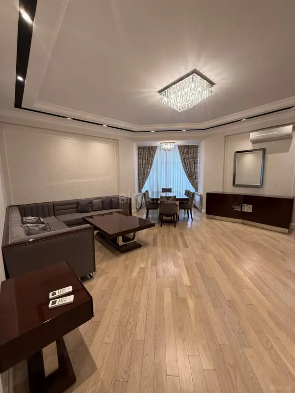 Satılır 2 otaqlı mənzil 115 m²