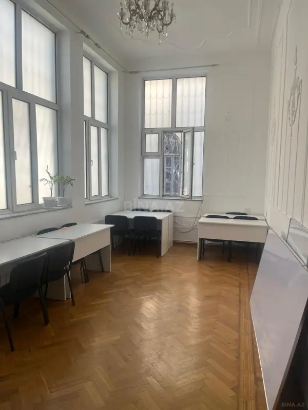 Kirayə verilir 8 otaqlı ofis 200 m²
