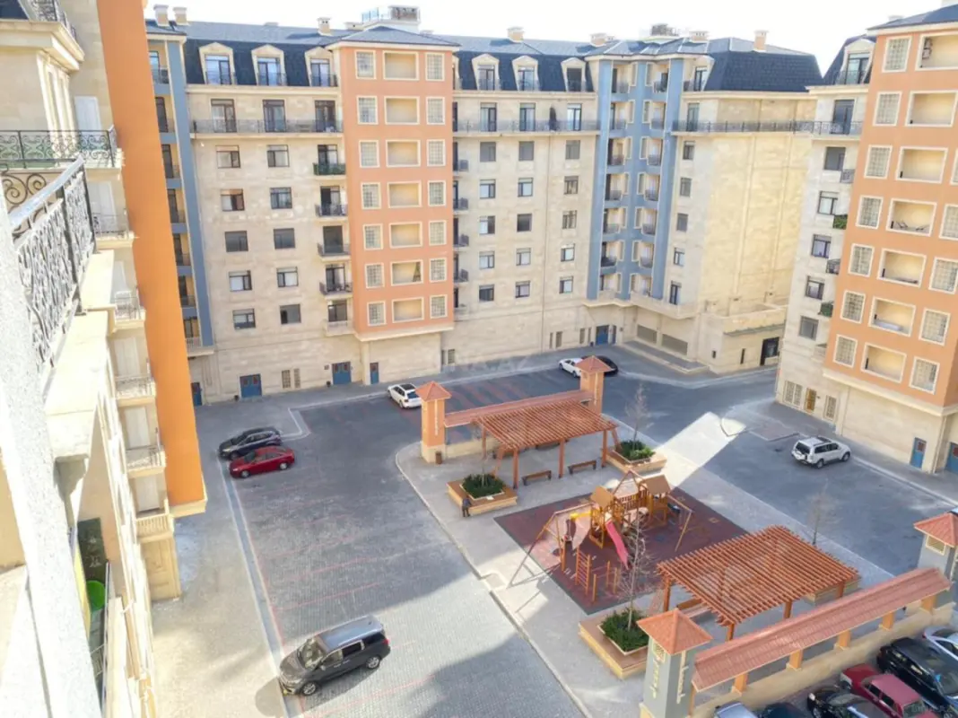 Kirayə verilir 2 otaqlı mənzil 95 m²