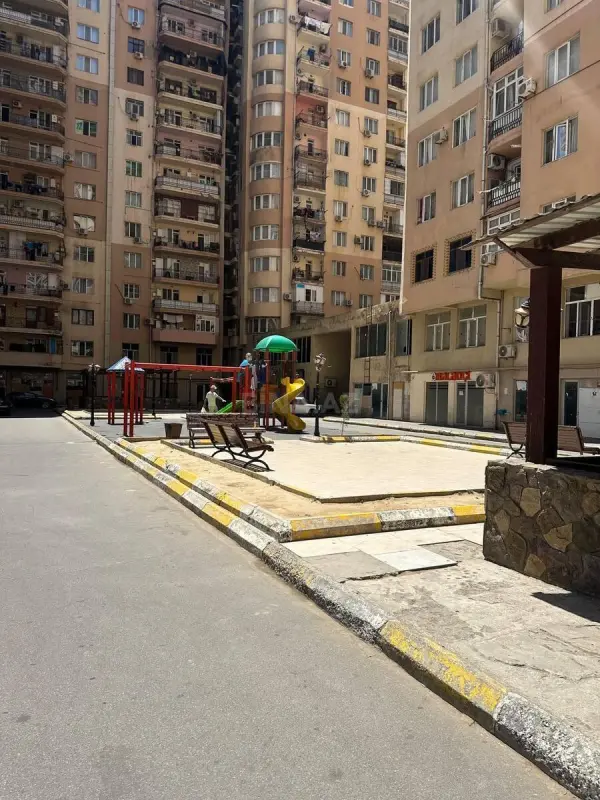 Satılır 3 otaqlı mənzil 120 m²