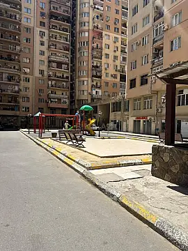 Satılır 3 otaqlı mənzil 120 m² — Bakı, İnşaatçılar 3 otaq 120.00 m²