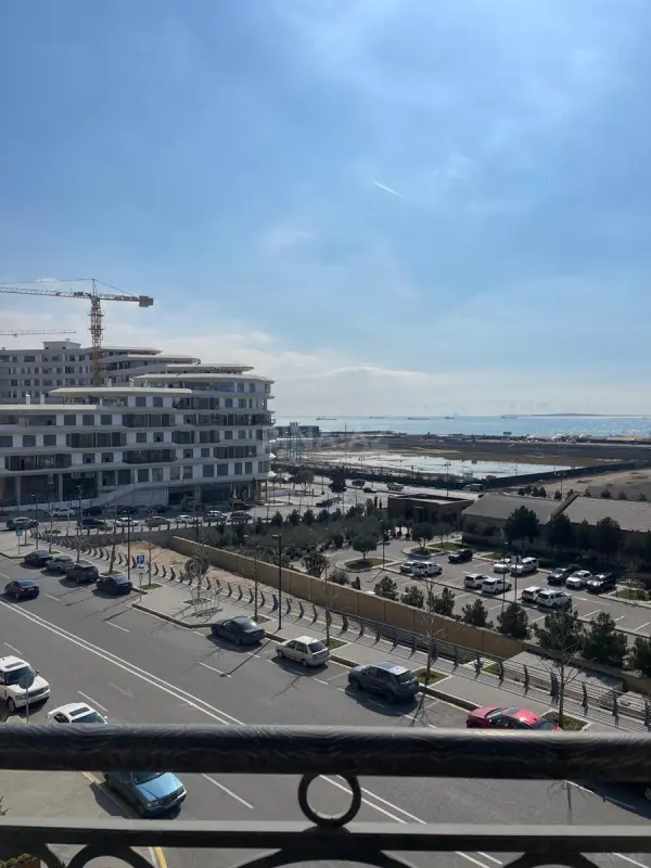 Kirayə verilir 3 otaqlı mənzil 132 m²