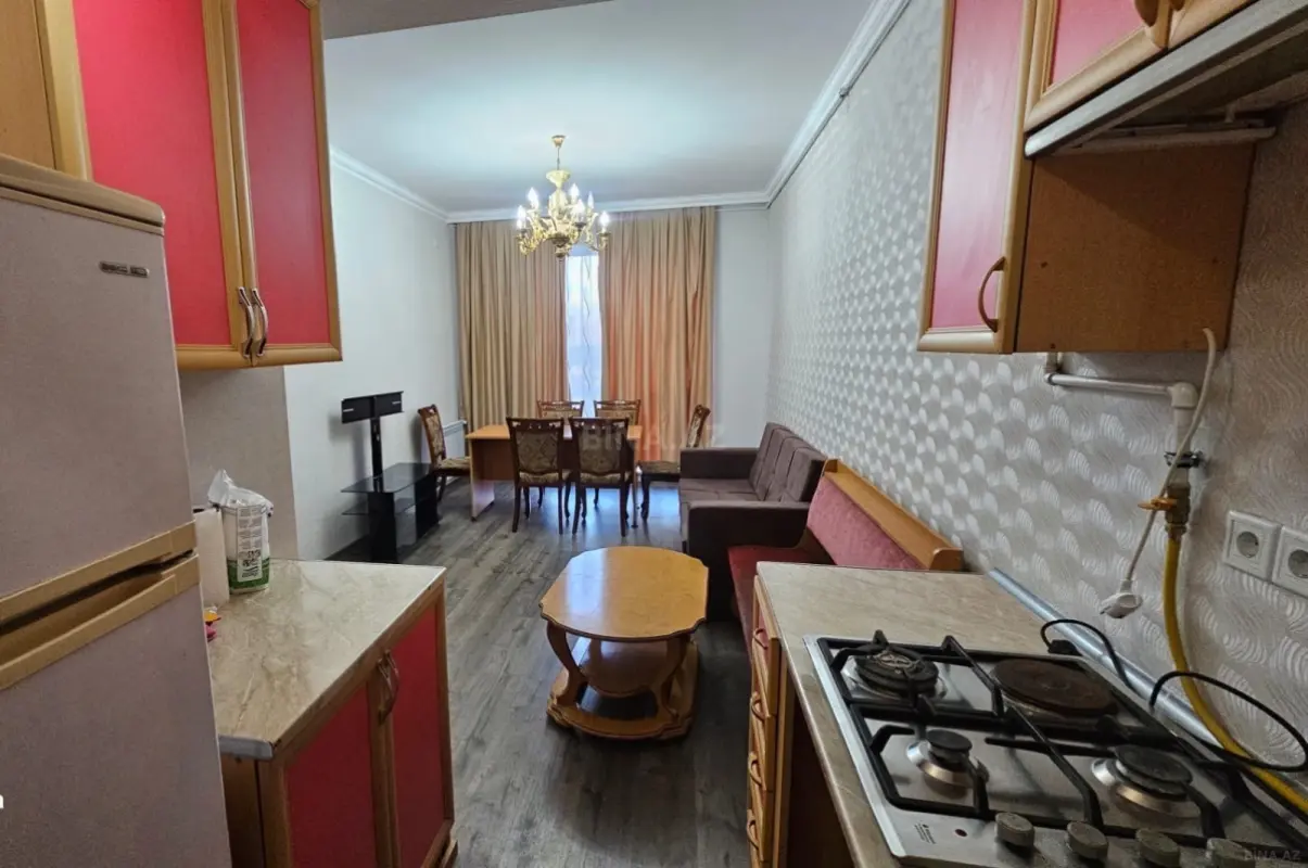 Kirayə verilir 2 otaqlı mənzil 80 m²