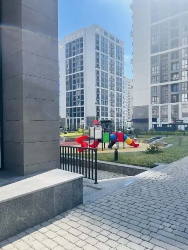 Satılır 2 otaqlı mənzil 110 m²