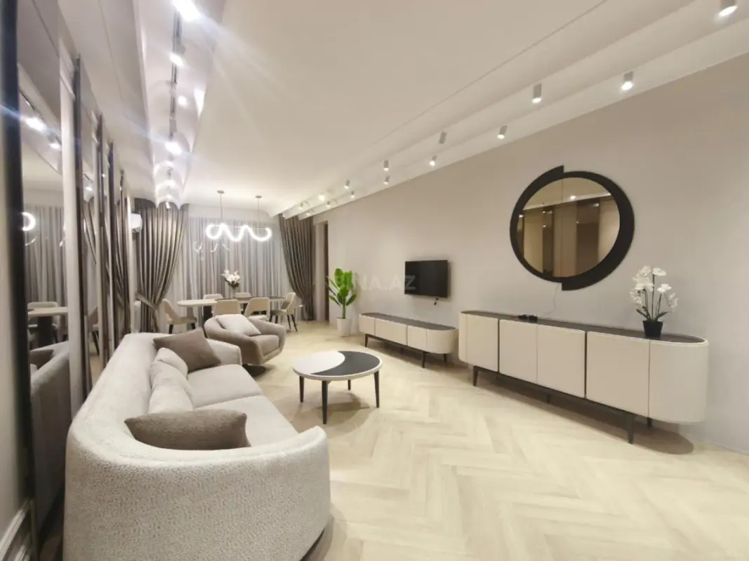 Kirayə verilir 4 otaqlı mənzil 190 m²