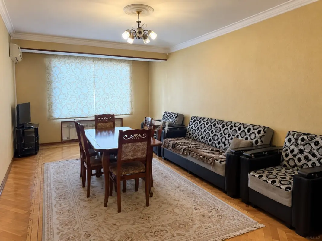 Kirayə verilir 2 otaqlı mənzil 80 m²