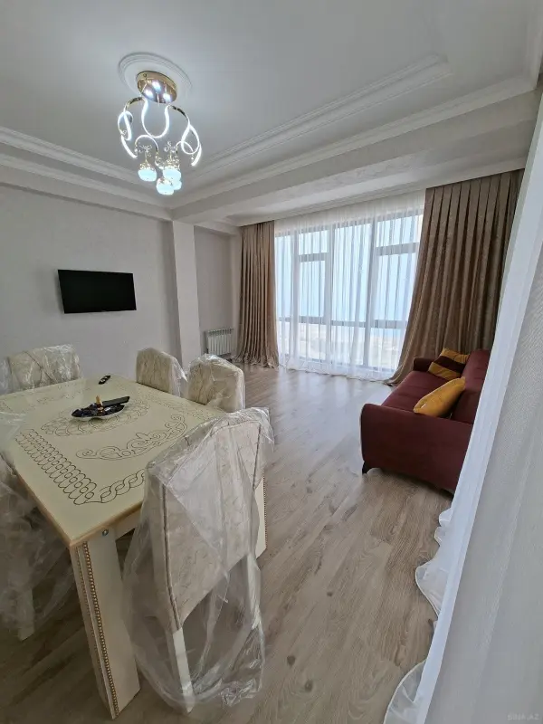 Kirayə verilir 2 otaqlı mənzil 95 m²