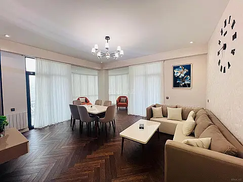 Kirayə verilir 3 otaqlı mənzil 150 m² — Bakı 3 otaq 150.00 m²
