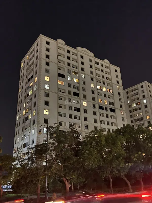 Satılır 4 otaqlı mənzil 172 m²