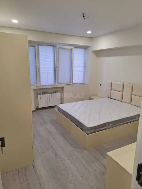 Kirayə verilir 2 otaqlı mənzil 90 m²