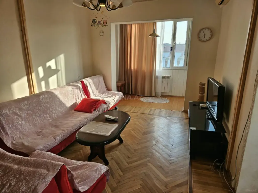 Kirayə verilir 2 otaqlı mənzil 70 m²