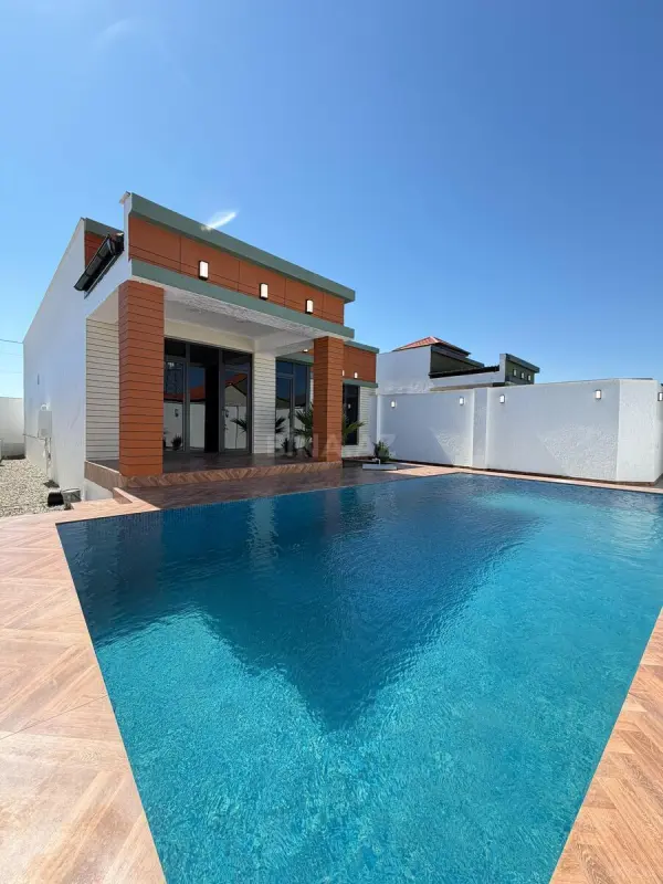 Satılır 4 otaqlı həyət evi 160 m²