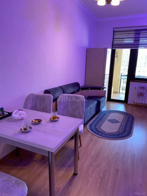 Kirayə verilir 2 otaqlı mənzil 100 m²