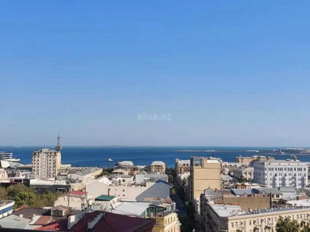 Kirayə verilir 4 otaqlı mənzil 215 m²