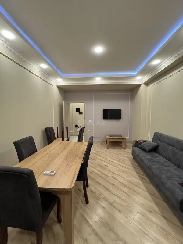 Kirayə verilir 2 otaqlı mənzil 65 m²