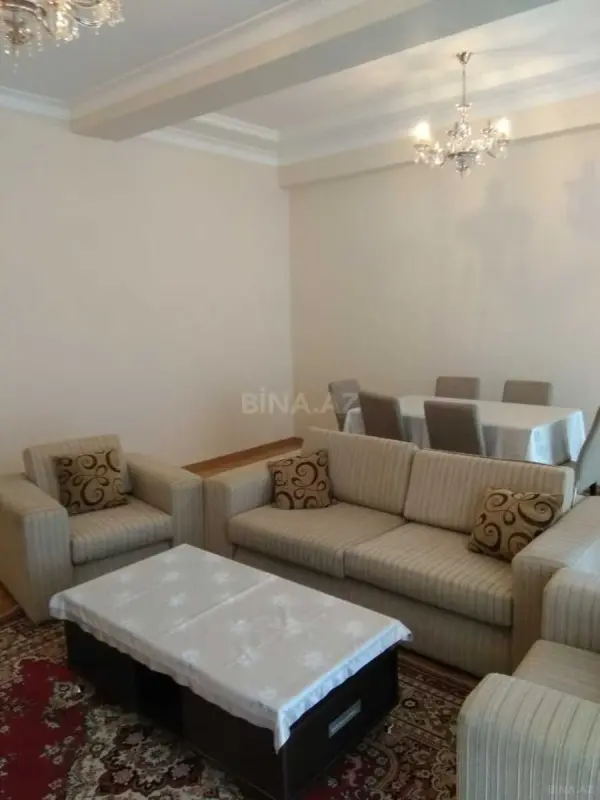 Kirayə verilir 3 otaqlı mənzil 131 m²