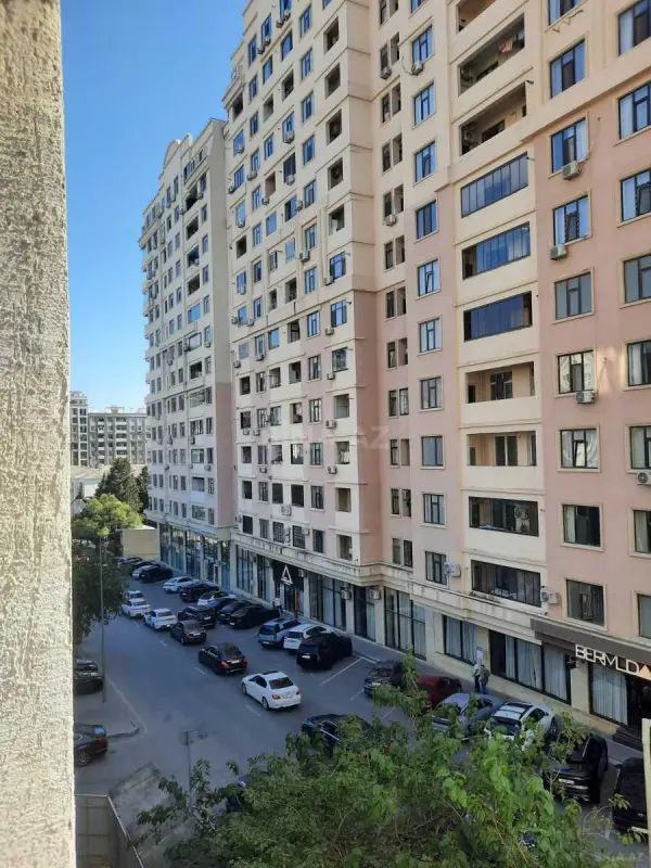 Satılır 2 otaqlı mənzil 99 m²