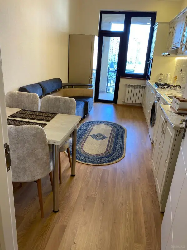 Kirayə verilir 2 otaqlı mənzil 100 m²