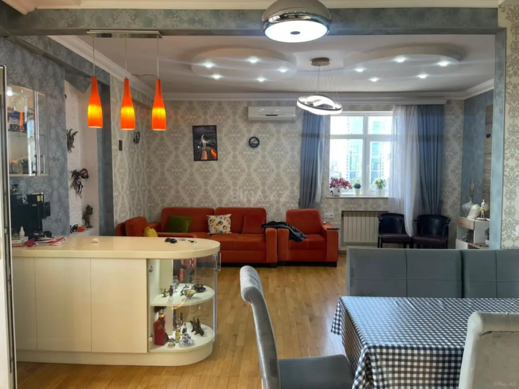 Satılır 2 otaqlı mənzil 90 m²