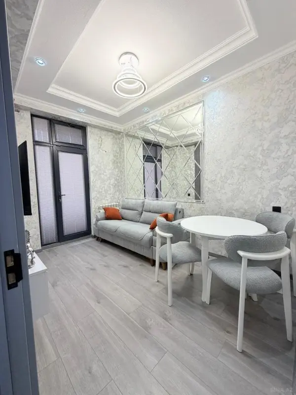 Satılır 2 otaqlı mənzil 42 m²