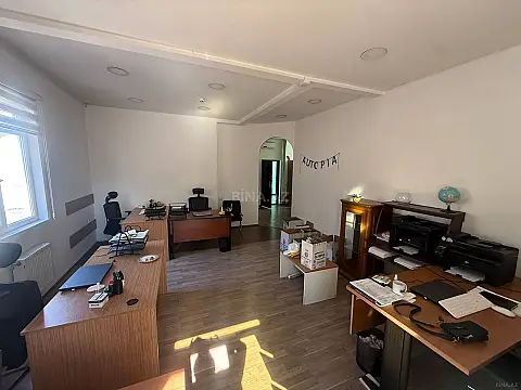 Kirayə verilir 3 otaqlı ofis 110 m² — Bakı, Memar Əcəmi yanı 3 otaq 110.00 m²