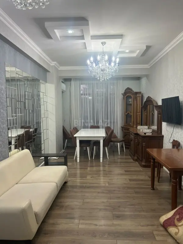 Kirayə verilir 3 otaqlı mənzil 105 m²