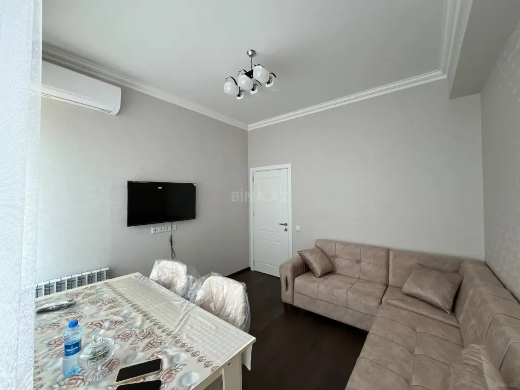 Kirayə verilir 2 otaqlı mənzil 75 m²