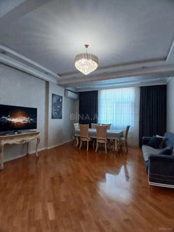 Satılır 3 otaqlı mənzil 125 m²