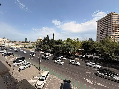 Satılır 4 otaqlı mənzil 110 m² — Bakı, Nərimanov 4 otaq 110.00 m²