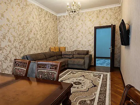 Kirayə verilir 3 otaqlı mənzil 100 m² — Bakı 3 otaq 100.00 m²