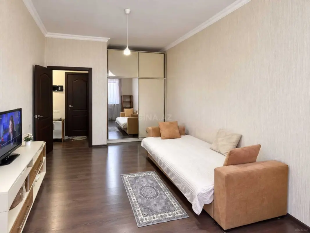 Satılır 1 otaqlı mənzil 42 m²