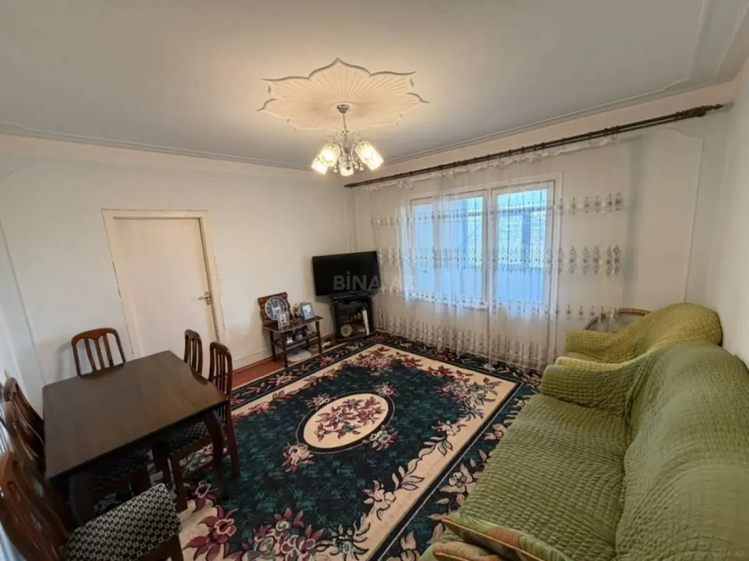 Satılır 4 otaqlı mənzil 100 m²