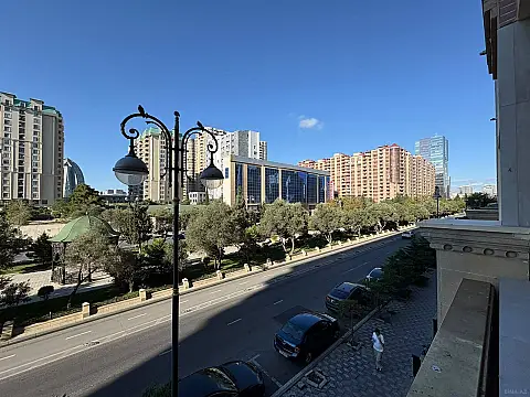 Satılır 4 otaqlı mənzil 180 m² — Bakı, Xətai 4 otaq 180.00 m²