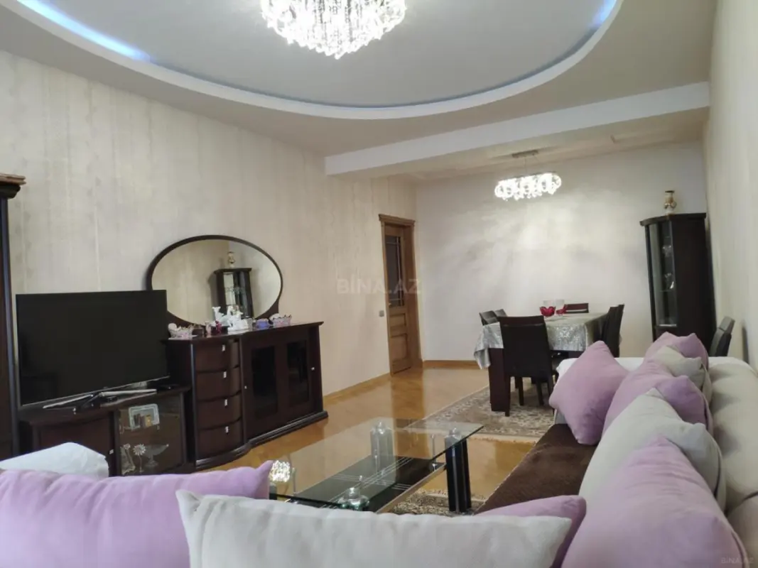 Kirayə verilir 4 otaqlı mənzil 170 m²