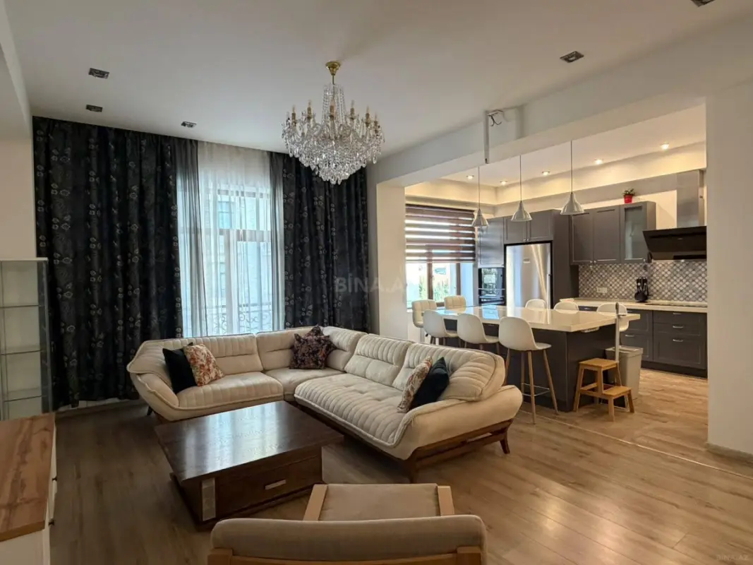 Kirayə verilir 4 otaqlı mənzil 160 m²