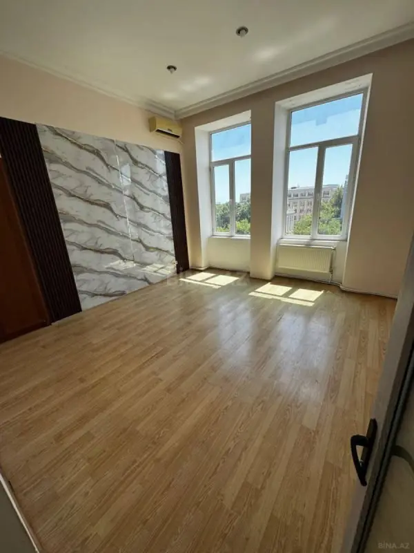 Kirayə verilir obyekt 140 m²
