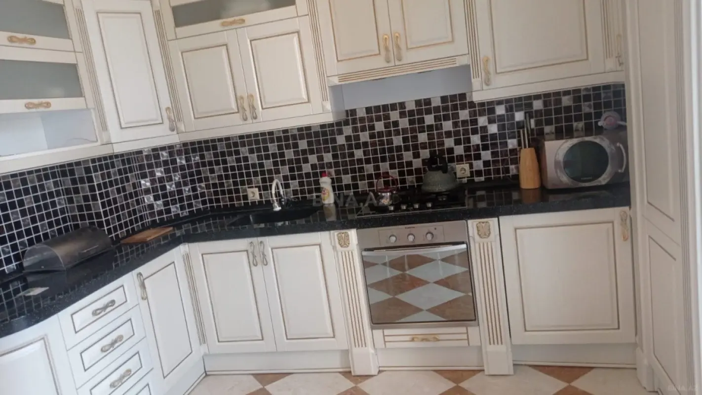Kirayə verilir 2 otaqlı mənzil 80 m²