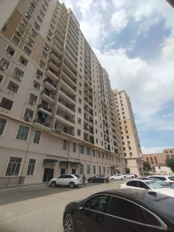 Satılır 3 otaqlı mənzil 137 m²