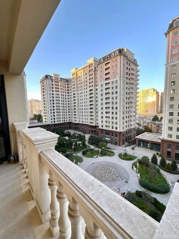 Kirayə verilir 2 otaqlı mənzil 95 m²