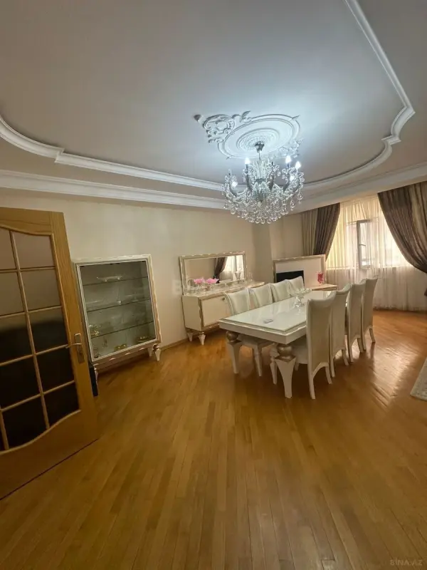 Satılır 3 otaqlı mənzil 145 m²