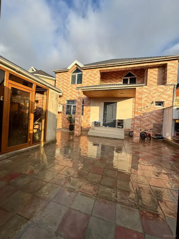 Satılır 6 otaqlı həyət evi 200 m²