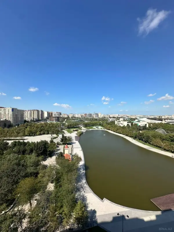 Kirayə verilir 3 otaqlı mənzil 180 m²