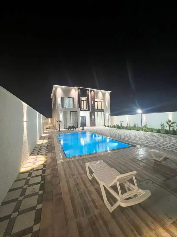 Satılır 5 otaqlı həyət evi 300 m²