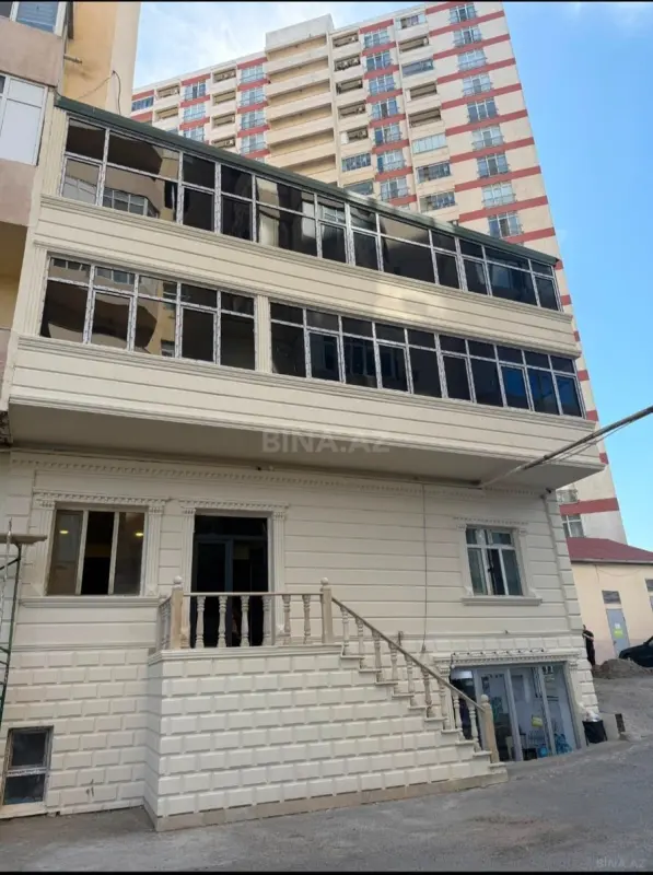 Satılır obyekt 966 m²
