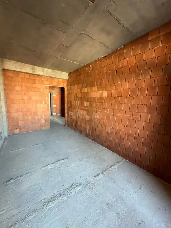 Satılır 2 otaqlı mənzil 73 m²