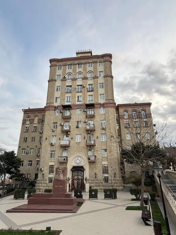 Satılır 2 otaqlı mənzil 60 m²