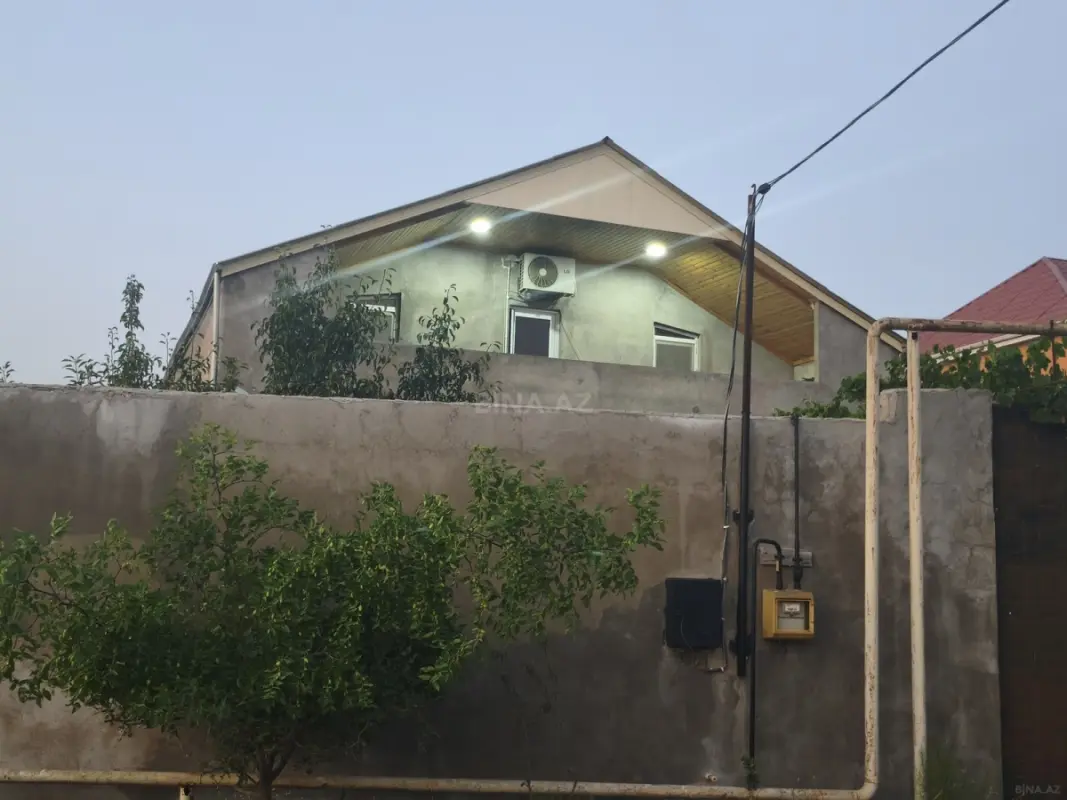 Satılır 4 otaqlı həyət evi 240 m²