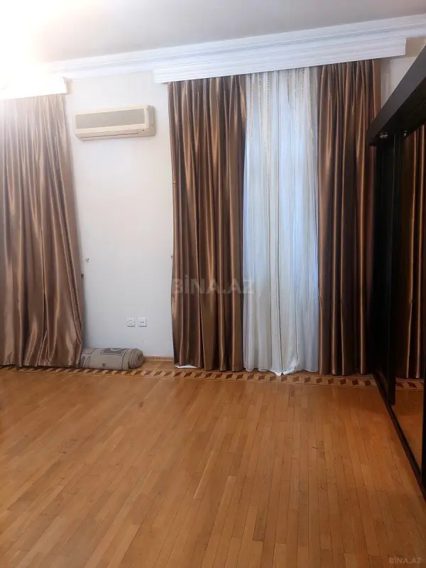Satılır 3 otaqlı mənzil 120 m²