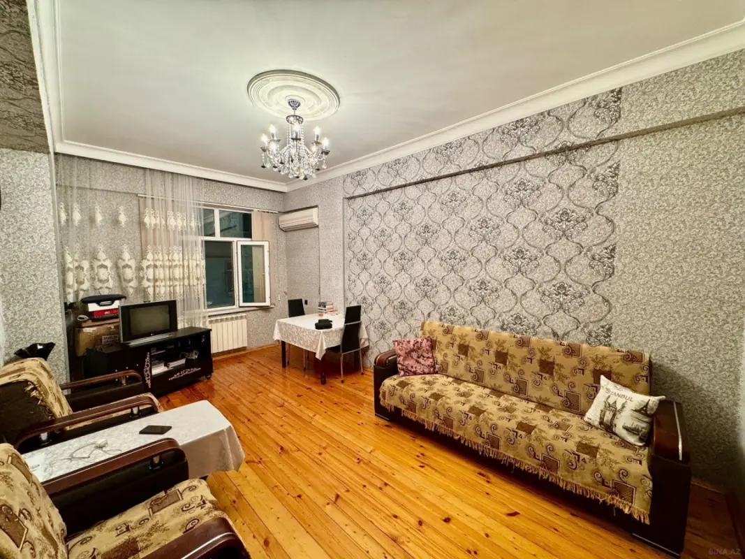 Satılır 2 otaqlı mənzil 80 m²