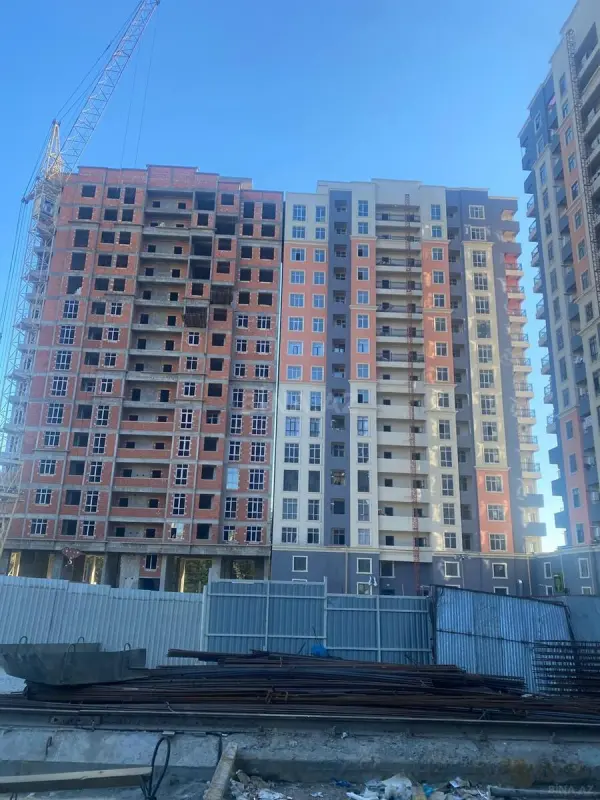 Satılır 3 otaqlı mənzil 111.6 m²